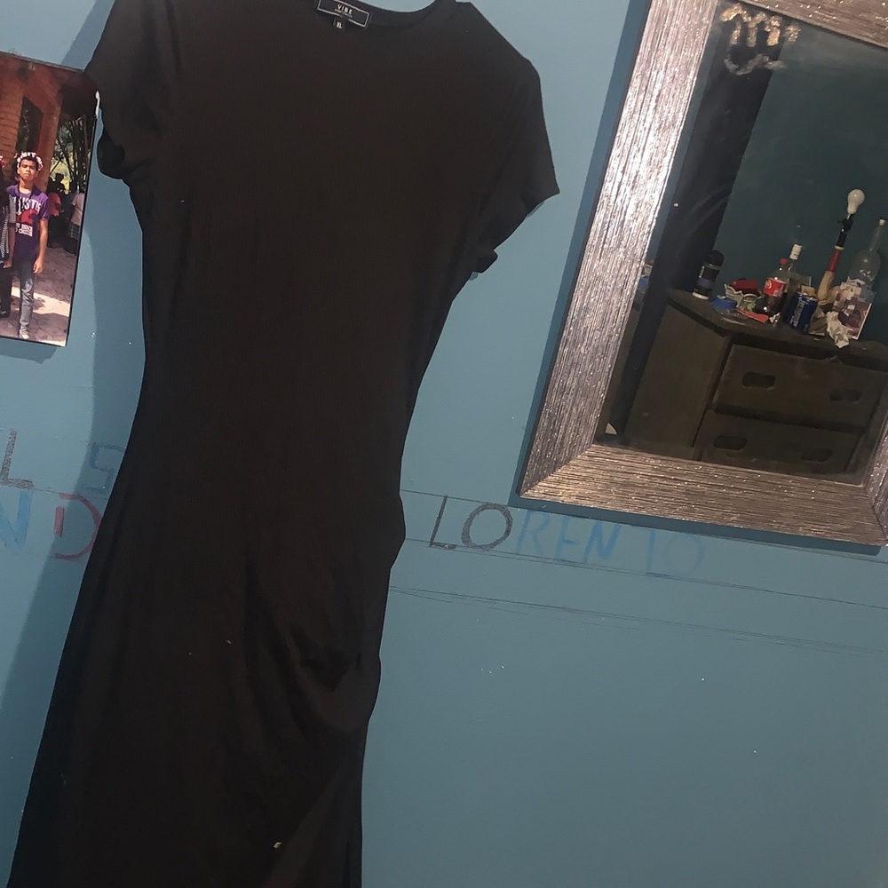 Vibe Classic Black Midi Dress
